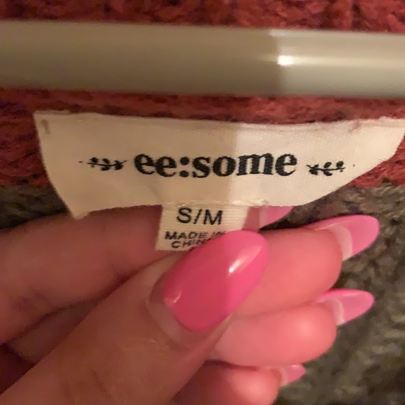 Colorblock Distressed Sweater - Picture 2 of 3